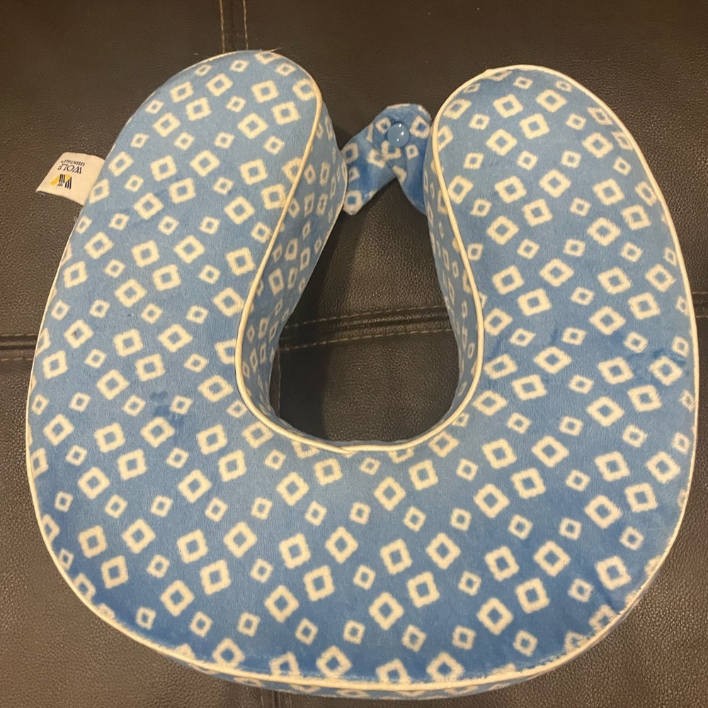 Traveling pillow